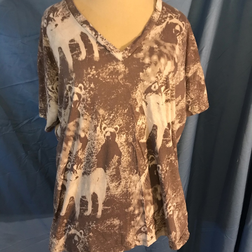 Urban Outfitters V-neck T-shirt